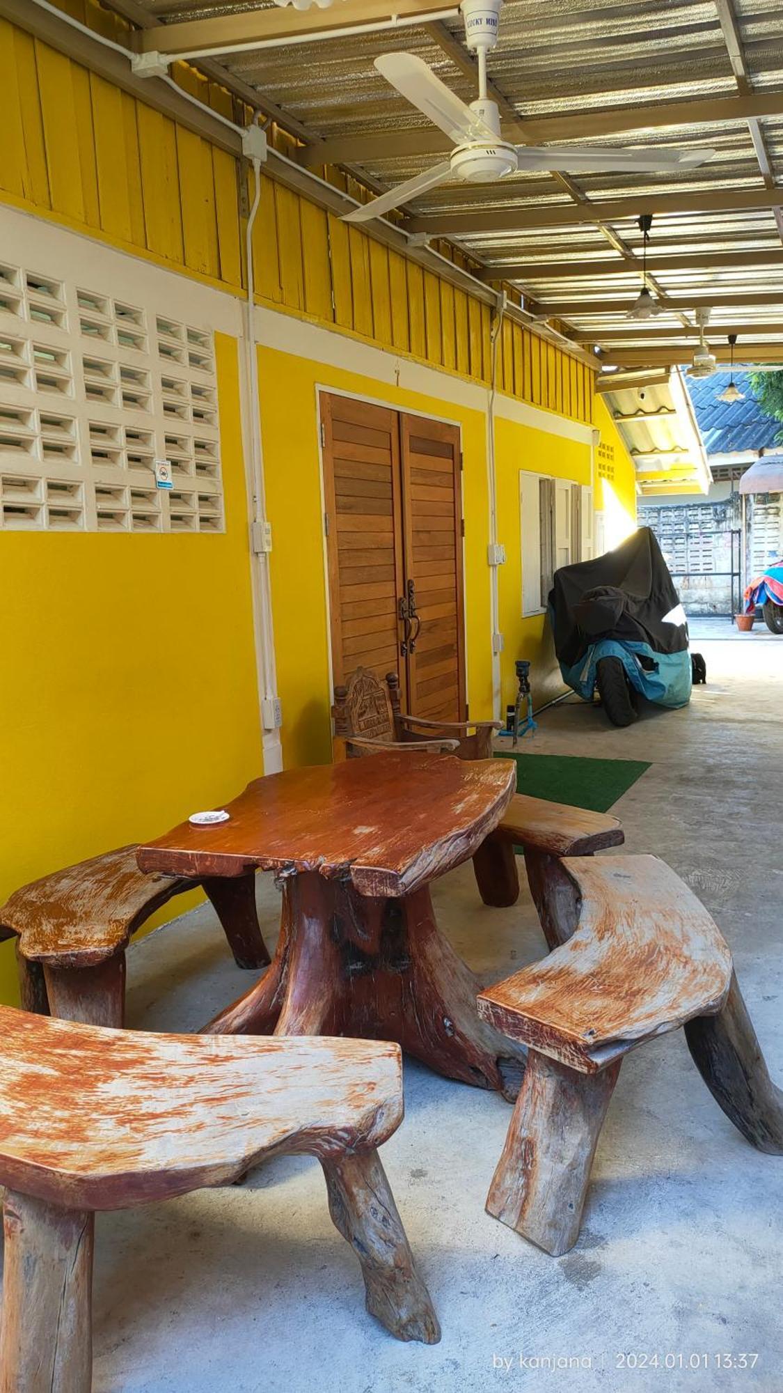 Home Stay At Tapae Chiang Mai Eksteriør billede